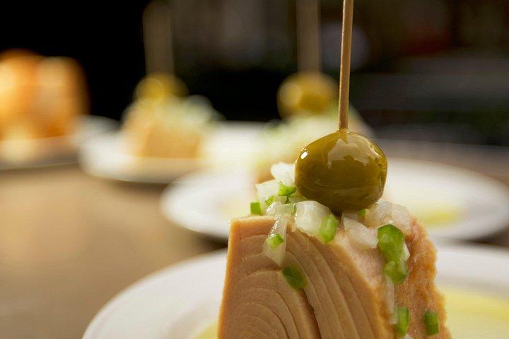 San Sebastián Walking Dinner Tour with Basque Bites