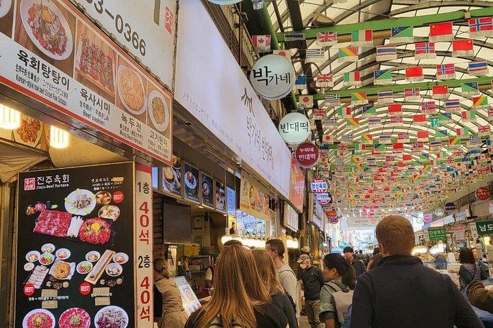 ソウルクァンジャン市場通りフードウォーキング＆試食ツアー