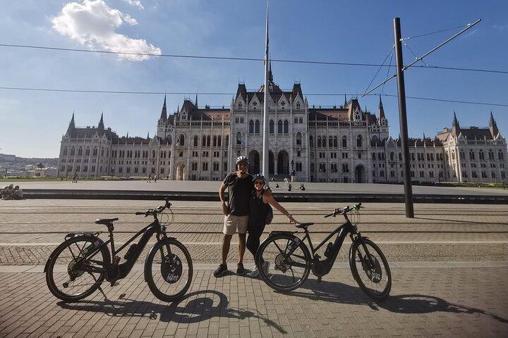 Budapest Highlights Private E-Bike Tour