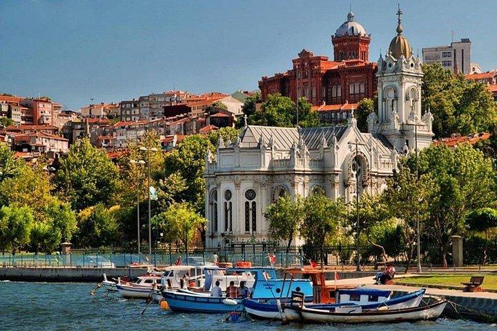 Galata Tower and Fener-Balat Walking Tour with Bosphorus Cruise