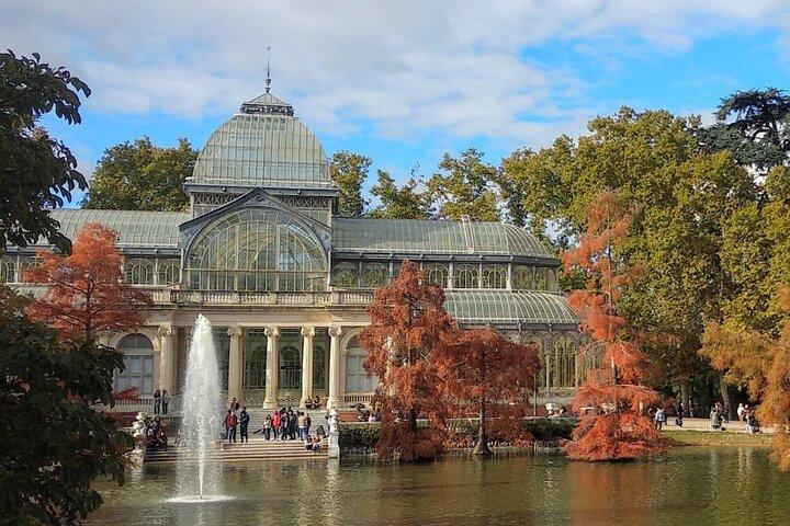 Un recorrido autoguiado por el ascenso, la ruina y la redención del Parque de El Retiro