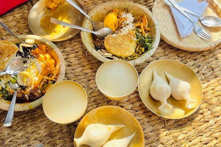 カトマンズでの地元の食べ物とワインの試飲