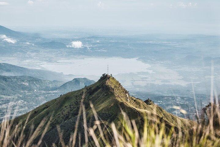 ジョグジャカルタ発メルバブ山2日間ツアー