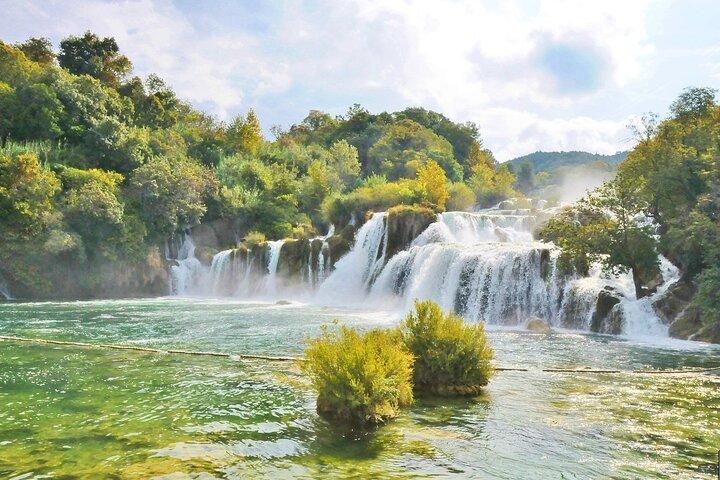 Cascadas de Krka y delicias dálmatas de Split o Trogir