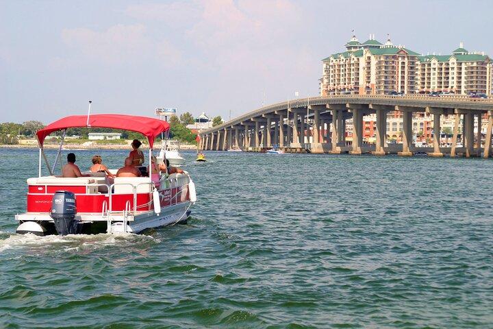 24ft (12 passagiers) Ponton Boat Rental in Destin / Crab Island