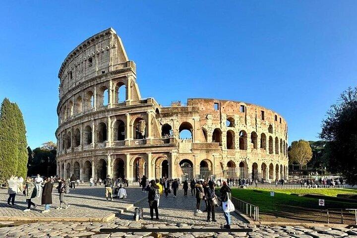 Colosseum, Roman Forum & Palatine Hill Access with Audio Guide
