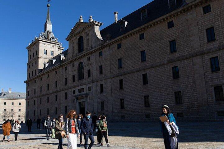 Passeio privado ao Mosteiro de El Escorial e Segóvia de minivan