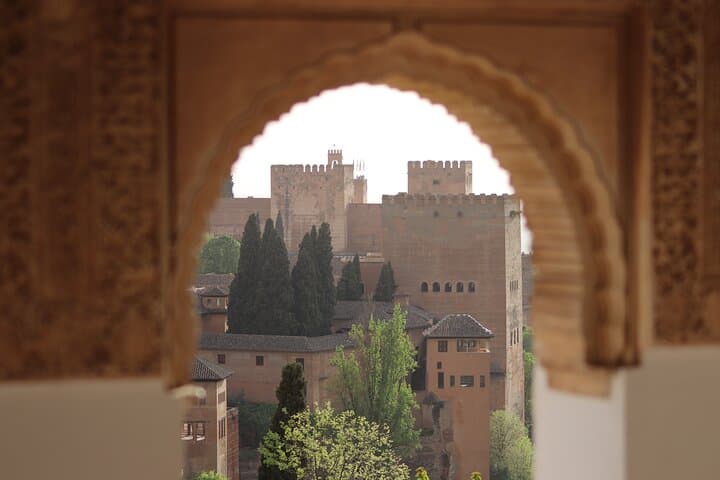 Alhambra Exclusive Tour with Tickets