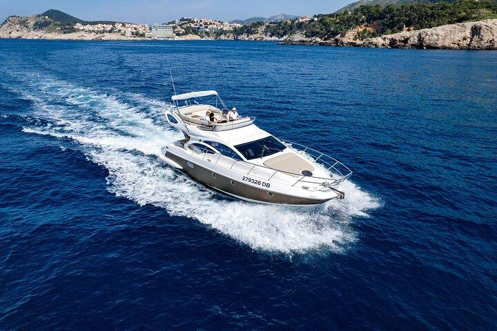 Tour privato di mezza giornata alle Isole Elafiti Via Azimut 43 Fly