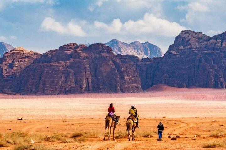 Tour privado de 2 días y 1 noche en Jordania