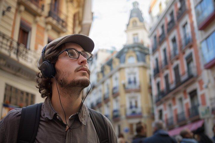 Visitas Autoguiadas en Madrid con 100 cautivadoras historias de audio