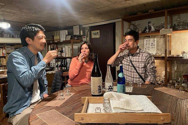 大阪の隠れた日本酒テイスティングと居酒屋グルメツアー