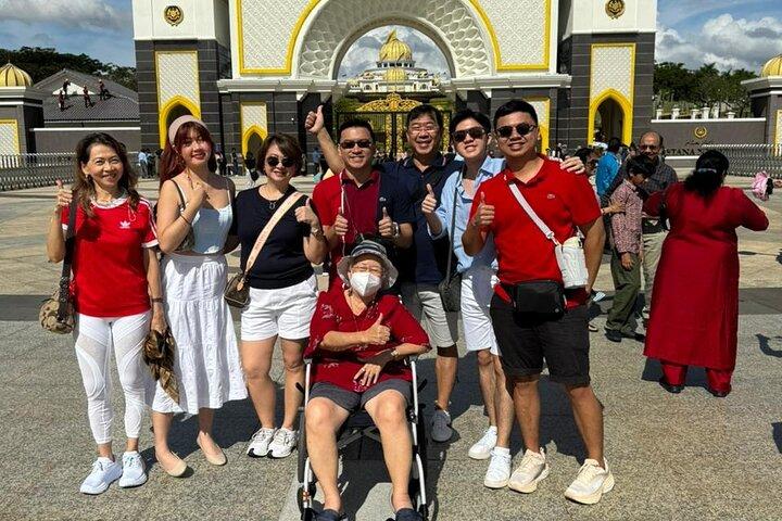 KLシティツアーのためのポートクランからのクアラルンプールクルーズツアー