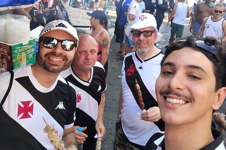 Rio de Janeiro: Join a Vasco da Gama soccer game with local guide