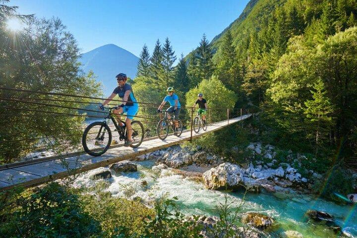 Slovenia Green Lakes Tour guidato in bicicletta per piccoli gruppi