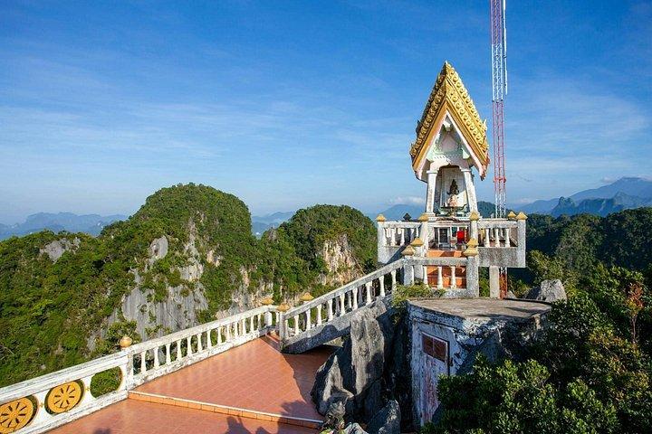 温泉とタイガーケーブ寺院を巡るクラビの一日ジャングルツアー