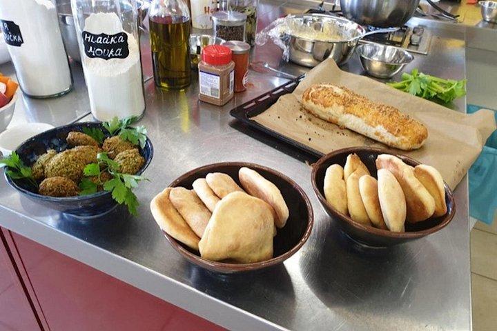 プラハユダヤ人街の歴史と料理体験ツアー