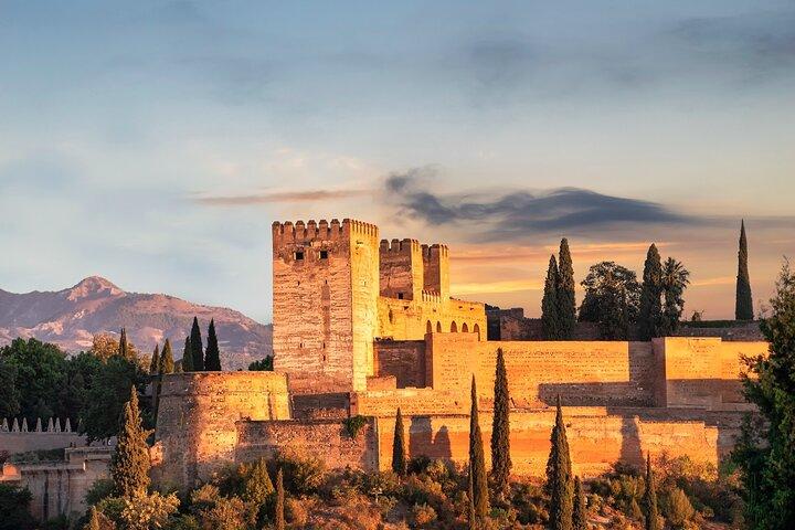 Tour al atardecer en la Alhambra desde Málaga