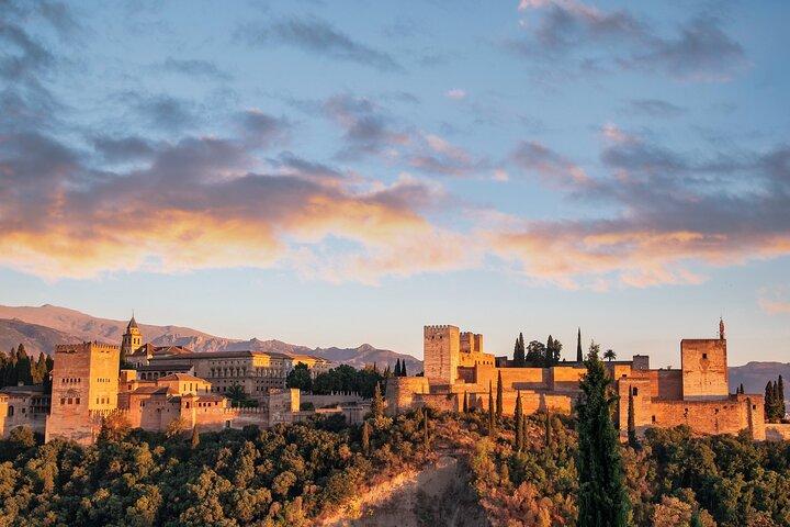 Tour al atardecer en la Alhambra desde Málaga
