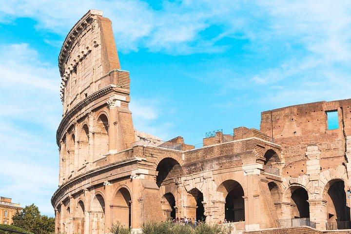 ゴルフカートツアーによるローマの忘れられないハイライト