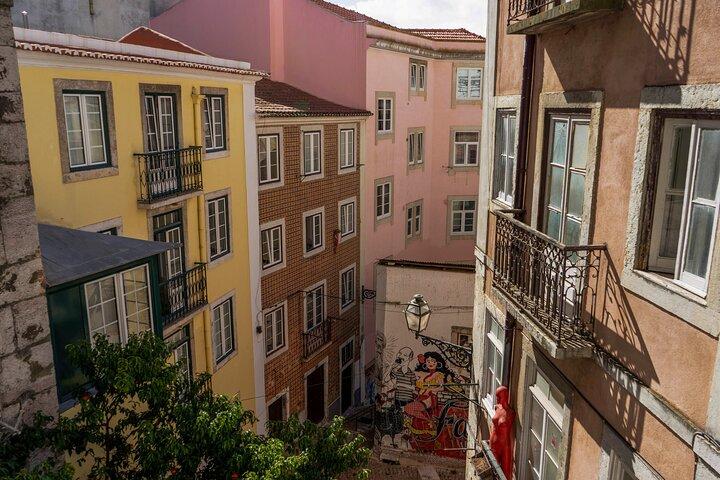 2h Lisbon Electric Tuk Tuk Tour + 2h Sunset Sailing Boat Trip