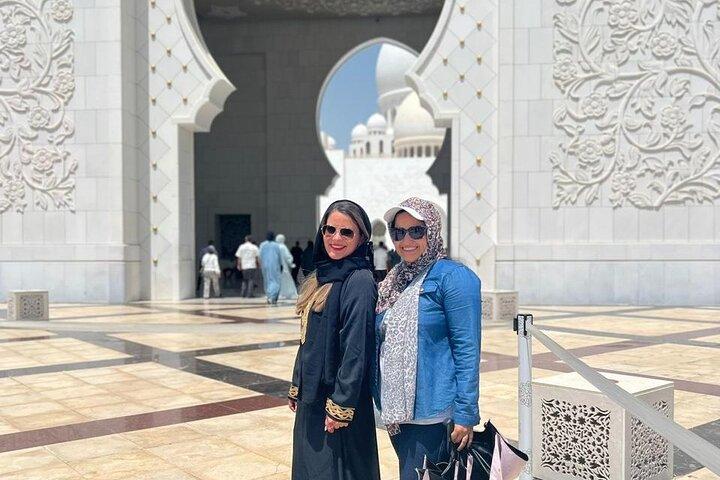 Visita à Grande Mesquita de Abu Dhabi: Um passeio cultural de Dubai a Abu Dhabi