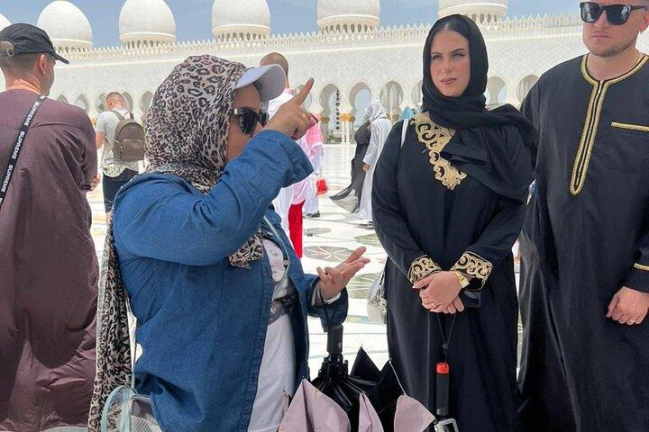 Visita à Grande Mesquita de Abu Dhabi: Um passeio cultural de Dubai a Abu Dhabi