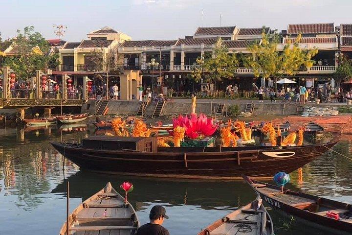 マーブルマウンテン-ホイアンの古代都市-サンパンボートライド-カラフルナイトマーケット