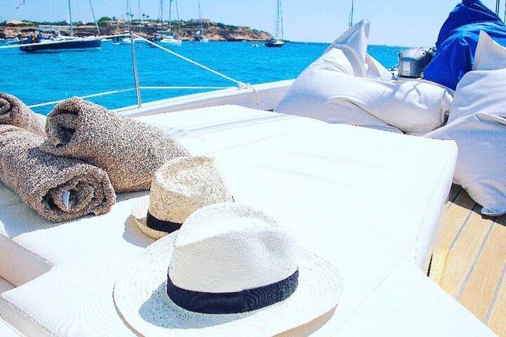Ibiza: Privat seglingstur med tapas och öppen bar