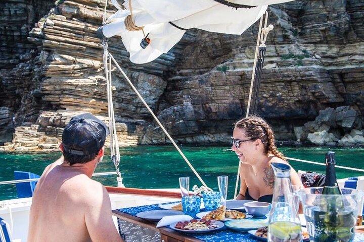 Ibiza: Privat seglingstur med tapas och öppen bar
