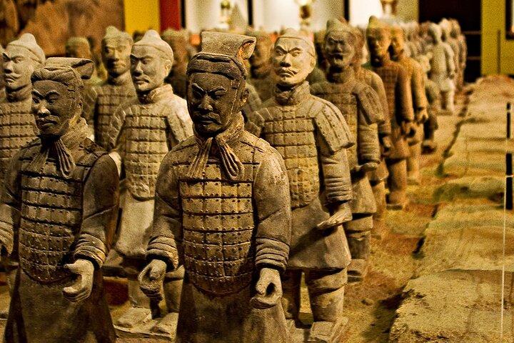 Besök Terracotta Warriors med Round-Trip Bullet Train från Peking
