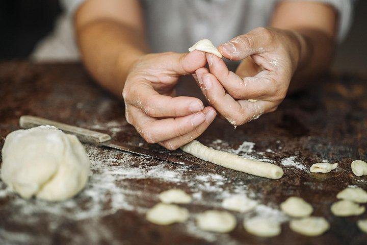 Bari Countryside Cooking Class with Orecchiette & Wine