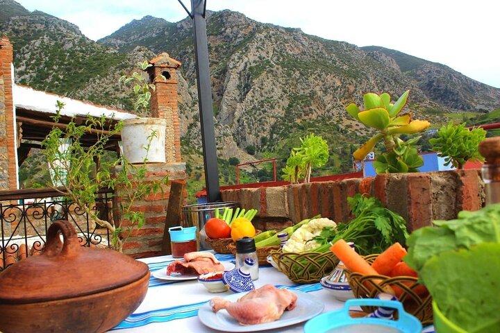 Lezione di cucina privata a Chefchaouen con vista sulle montagne