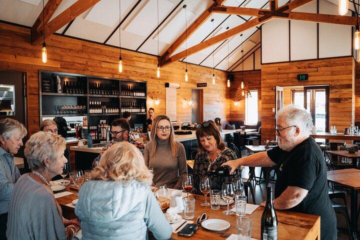 Kleine privéwijnervaring in Gibbston, Queenstown.