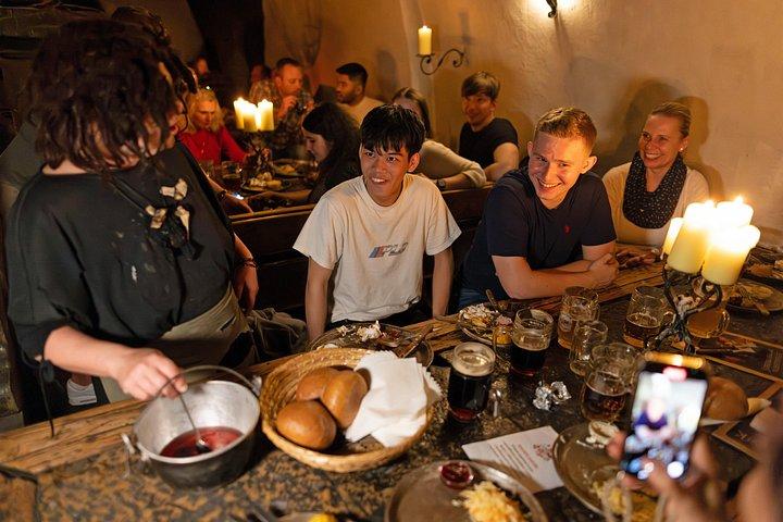 Prag til Detenice middelalderborg, bryggeri og middagsoplevelse
