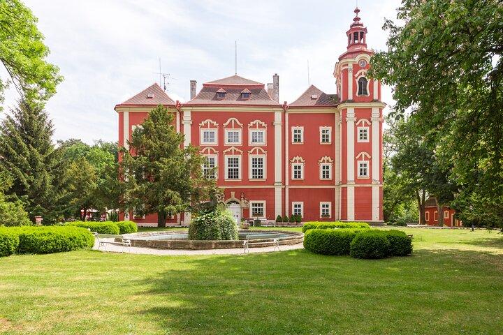 Prag til Detenice middelalderborg, bryggeri og middagsoplevelse