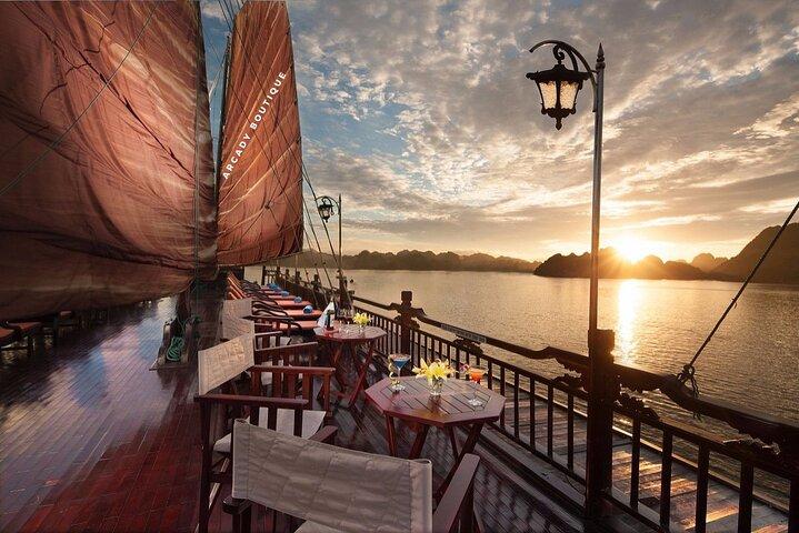 3 Dagen 2 Nachten Luxe Boutique Cruise in Ha Long Bay vanuit Hanoi
