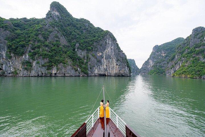 3 Tage 2 Nächte Luxus-Boutique-Kreuzfahrt in Ha Long Bay ab Hanoi