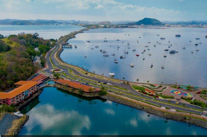 Miraflores kanal låse, Amador Causeway og Biomuseo privat tur