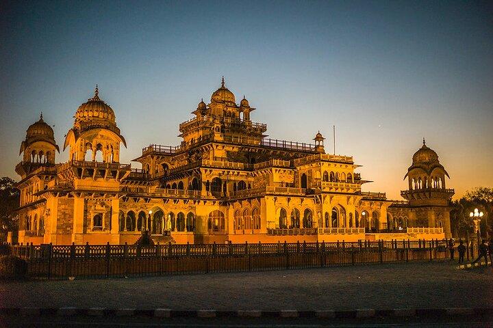 Excursão privada ao pôr do sol de Jaipur - Fort Nahargarh e vistas noturnas