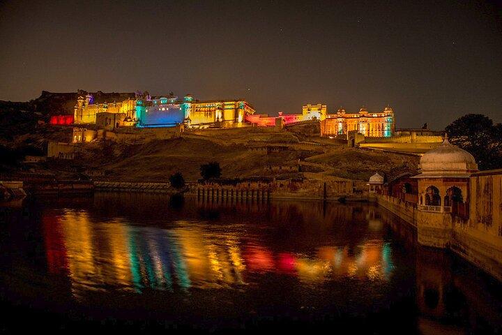 Excursão privada ao pôr do sol de Jaipur - Fort Nahargarh e vistas noturnas