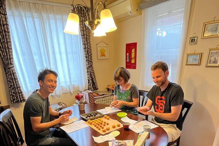Vamos fazer Wagashi em uma casa particular em Yokohama, subúrbio de Tóquio