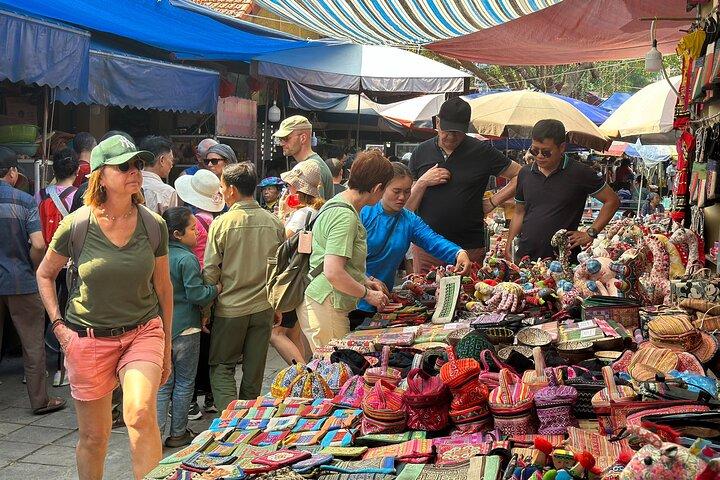 Can Cau Market och Bac Ha Tour – 2 dagar 1 natt