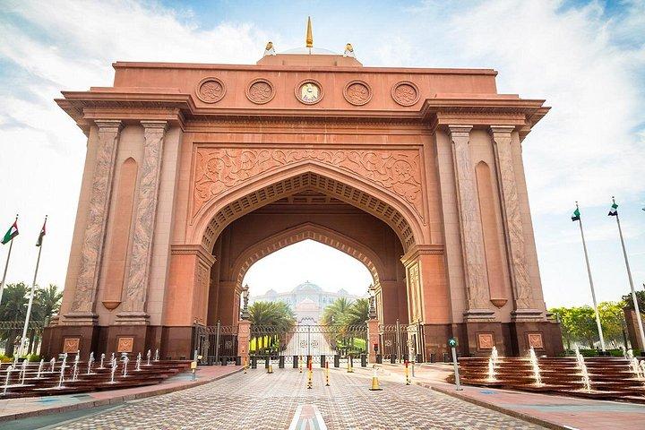 ドバイ発：ルーブル美術館とグランド モスクを巡るアブダビ 1 日ツアー
