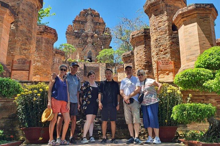 Tour privado de medio día por Nha Trang a destinos simbólicos