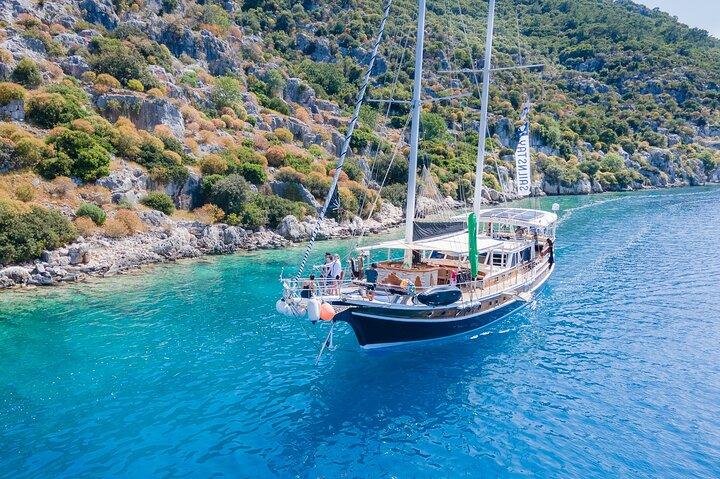Sail Turkey: 18-39's Gulet cruises for Young Adults