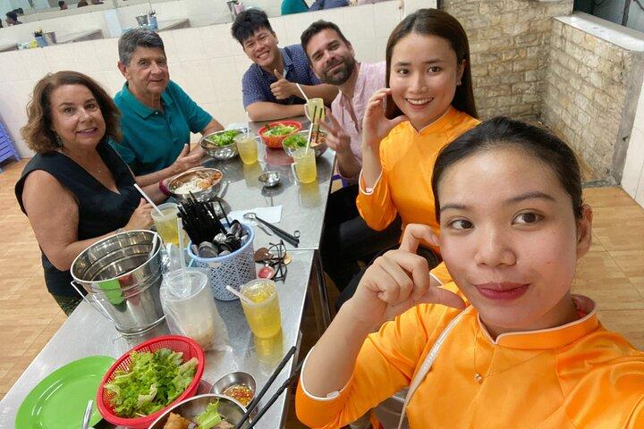 HCM City Local Street Food mit dem Roller / Aodai Rider Saigon Tour