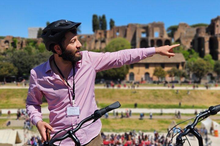 Visite de Rome sur des vélos électriques de qualité, petits groupes et Guide local!