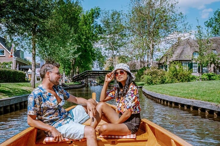 Private Giethoorn Tour from Amsterdam (Venice of Netherlands)