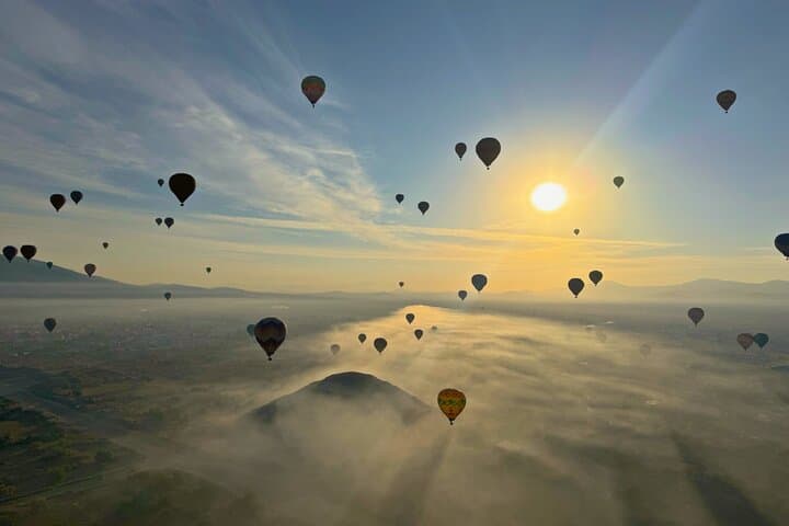 Sunrise Balloon Flight + Breakfast + Pyramids from CDMX